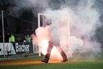 Brøndby-fans kastede romerlys ind på banen under en kamp mod FCK i 2007. 