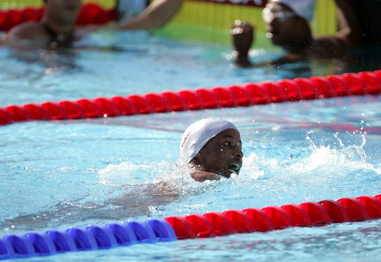 De sidste meter var en overlevelse for Mohamed Ahmed Lebyadh, da han brugte over et minut på at svømme 50 meter. 