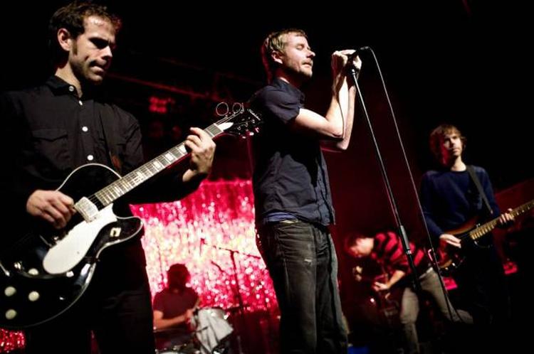 Kvintetten fra Ohio virkede nærmest benovede over at få lov til at spille den anden af to koncerter på dansk jord og demonstrerede den fra indierocken så kendte shoegazer-stil. Bortset fra multi-instrumentalisten Padma Newsome, der ind i mellem fik lov at gå amok med sin violin. 