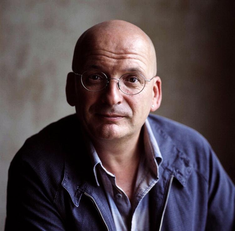 Roddy Doyle sætter fokus på indvandring i sin novellesamling. Pr-foto