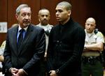 Chris Brown blev den 25. august idømt fem års betinget fængsel og 180 dages samfundstjeneste for det voldelige overfald på den daværende kæreste Rihanna. 