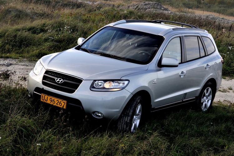 Hyundai Santa Fe er en af de biler, der med fordel kan bygges om fra gule til hvide plader. Ombygningen er dog en noget besværlig proces. 