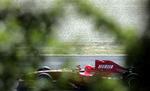 For første gang i over et år er Michael Schumacher tilbage i en Ferrari Formel 1-racer. Inde bag træerne på Mugello træner han til sit comeback i motorsportens fineste klasse. 