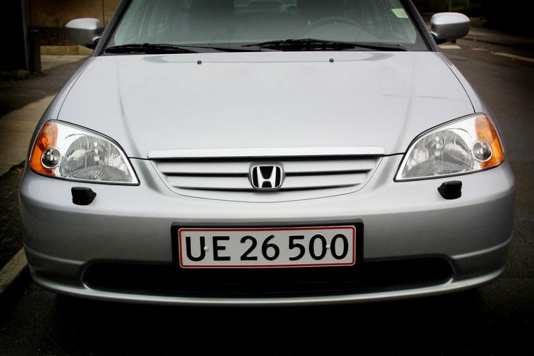 Ingen  danske Honda-biler er berørt af den airbagfejl, der muligvis plager bilerne i USA. Dette er en Honda Civic fra 2001. (Arkivfoto) 