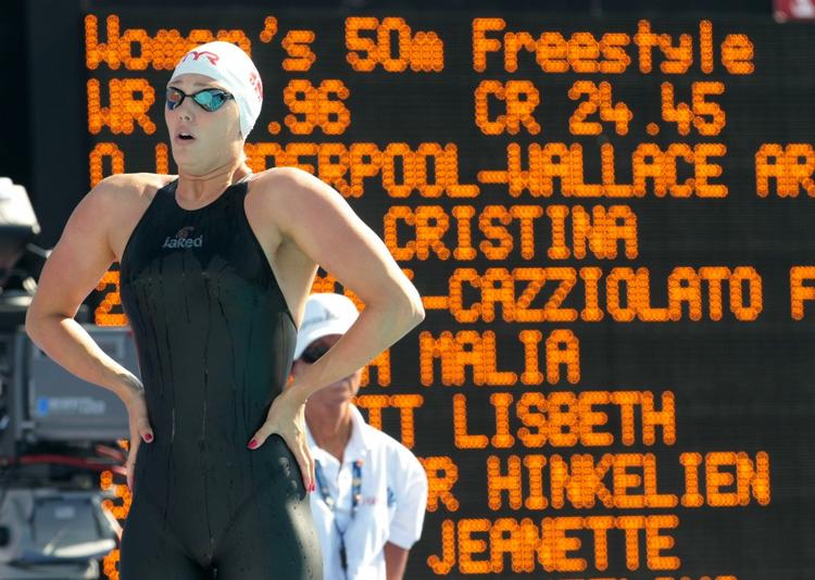 I 50 meter fri satte Jeanette Ottesen dansk rekord og svømmede sig i semifinalen, men holdmedleyen fik en frustrerende 9.-plads. 