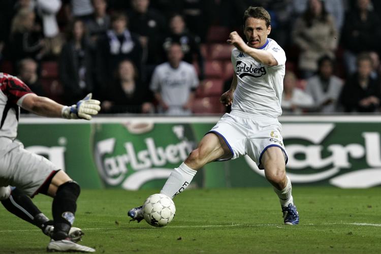 »Det var en styg personlig fejl af Pospech, som fører til dres mål«, siger FCK's træner, Ståle Solbakken, efter det uafgjorte resultat mod oprykkerne fra Silkeborg. (Arkivfoto) 