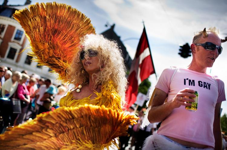 Flere end 4.000 bi-, trans- og homoseksuelle Copenhagen Pride-deltagere var lørdag samlet til fest på Rådhuspladsen i København. 