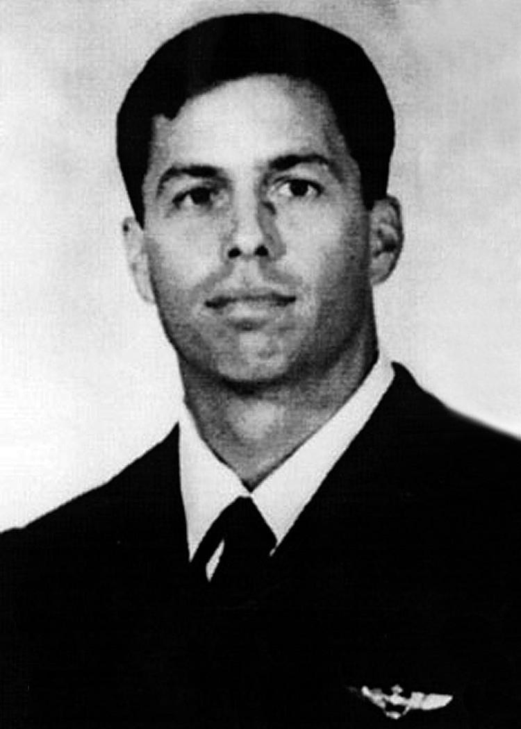Michael 'Scott' Speichers fly blev skud ned over Irak på den første dag i Operation Ørkenstorm for 18 år siden. Nu har amerikanerne fundet hans lig. 