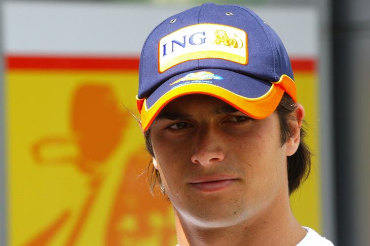 Nelson Piquet Jr. skal efter fyringen fra Reanult nu forsøge at bygge sin racerkarriere op på ny. Arkivfoto. 