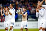 Minimum otte gange yderligere skal Cesar Santin og de øvrige FCK'ere hilse på deres tilskuere efter en europæisk kamp i år. 