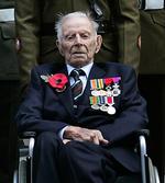 Første Verdenskrigsveteranen Harry Patch blev 111 år gammel, og er blevet hædret et utal af gange. Nu bliver han det også efter sin død af Radiohead. 