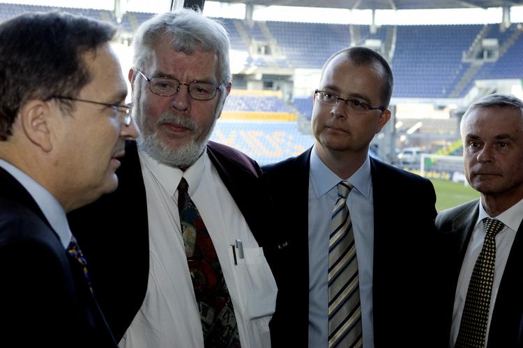 Frank Buch-Andersen (nr. to fra højre) blev i 2005 medlem af bestyrelsen i Brøndby sammen med Per Bjerregaard, Ejvind Sandal og Torben Hjort. (Arkivfoto) 