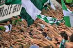 Wolfsburg-fans hylder deres helte under åbningskampen i Bundesligaen. 