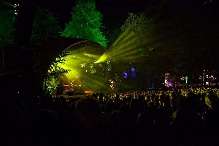 Fatboy Slim gav koncert på Bøgescenerne fredag nat på Skanderborg Festival. 