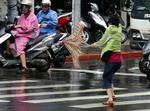 Op til weekenden mærkede indbyggerne i Taiwans hovedstad Taipei virkningerne af tyfonen Morakot, der nu er rykket ind på det kinesiske fastland. 