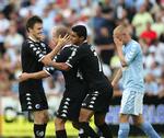 FC Københavns Hjalte Nørgaard (midt) bliver tiljublet efter kampens eneste scoring mod Sønderjyske. 