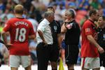 Manchester Uniteds manager Alex Ferguson tog en alvorlig snak med dommer Chris Foy efter nederlaget til Chelsea. Arkivfoto. 