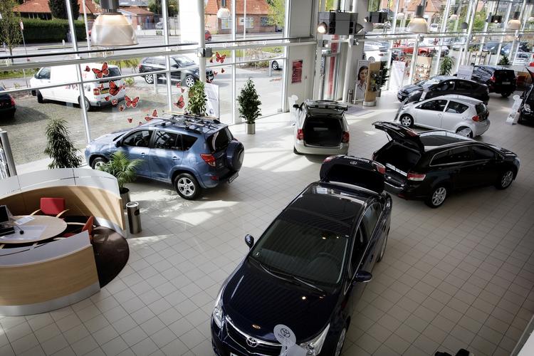 Bilforhandleren vil i fremtiden hjertens gerne sælge eller lease en ny bil til gamle og nye kunder. Men det kan blive sværere at komme af med den brugte bil. 