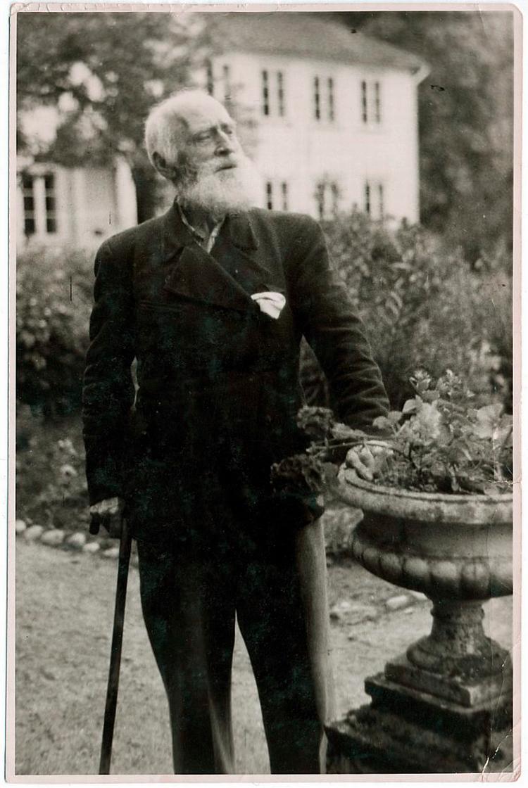 Knut Hamsun fotograferet i sin sidste tid, efter processen, der både mundede ud i et ophold på psykiatrisk afdeling og en retssag. Hamsun døde 19. februar 1952. Foto: Bruun Rasmussen Auktioner 