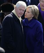 Det er nu Hillary, der har den øverste embedspost i familien Clinton. Men det er ikke altid, at omverdenen tager notits af det, når USA's udenrigsminister modtager spørgsmål om hendes mand, Bill Clinton. Arkivfoto. 