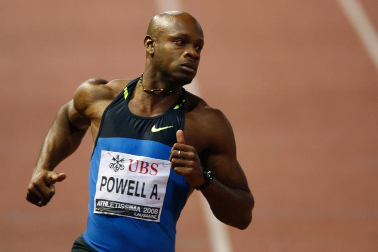 VM bliver uden 100 meter sprinteren Asafa Powell ved start. Jamaica har trukket ham og fire andre VM deltagere fra mesterskaberne. 