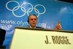 IOC præcident Jacques Rogge udpeger sammen med 15 andre mænd de to sportsgrene, der skal på valg som den nye sportsgren til OL i 2016. 