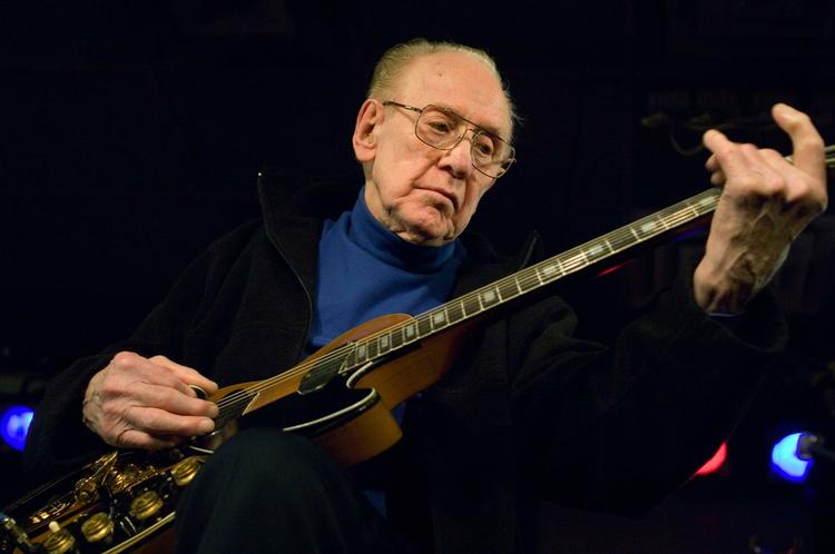 Les Paul døde af en svær lungebetændelse. Han blev 94 år. 
