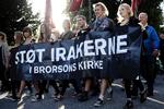 Torsdag aften demonstrerede flere tusinde mod politiets aktion i Brorsons Kirke på Nørrebro. 