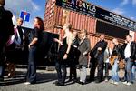 Københavnere i kø til koncert med Mercury Rev under sidste års Beatday Festival. I år kan køerne blive endnu længere, for jo mere tid vi bruger på internettet, jo mere får vi lyst til at gå til koncert. 