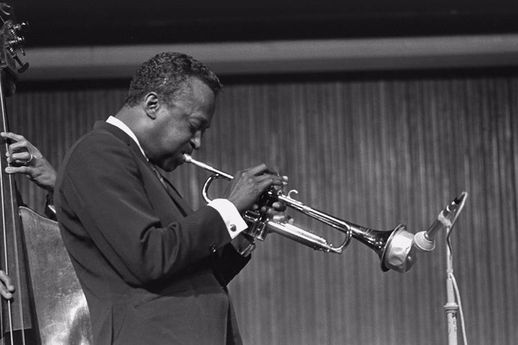 DR Big Band går efter at genskabe stemningen fra indspilningerne i pladeselskabet Columbias legendariske studie på 30th Street i New York sent mandag aften på DR2. 