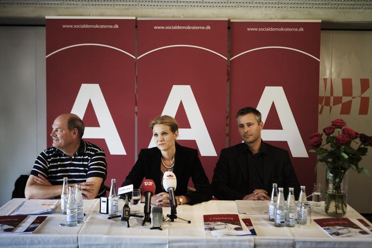 Carsten Hansen, Helle Thorning-Schmidt og Henrik Sas Hansen på Socialdemokraternes sommergruppemøde i Helsingør. 