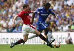 Chelsea og Manchester United tippes som tophold efter sæsonen i Premier League, der indledes i dag. De to hold mødtes i den traditionelle Community Shield-kamp i sidste uge med sejr til Chelsea. Arkivfoto. 