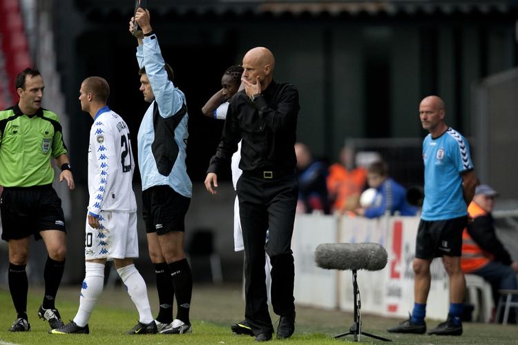 FCK-træner Ståle Solbakken har fået et problem forud for Champions League-kampen mod APOEL fra Cypern. Hans angribere skyder pludseligt med løst krudt. 