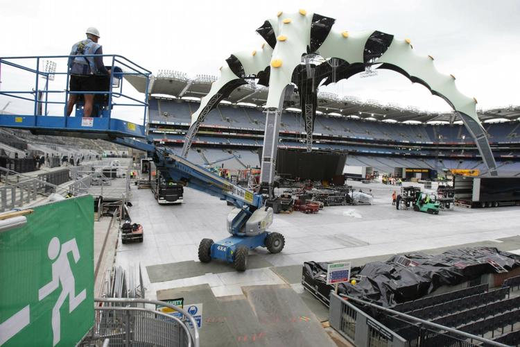 Rockbandet U2 er løbet ind i uvante problemer på hjemmebane i Dublin. Lokale beboere har fået nok af larmen. 