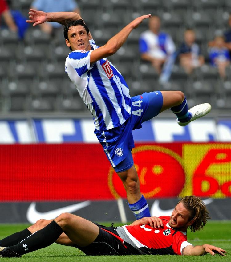 Hertha Berlins Gojko Kacar fik scoret et enkelt mål, da klubben ude mødte Mönchengladbach. Men det hjalp ikke det store, for hjemmeholdet vandt 2-1. Arkiv 