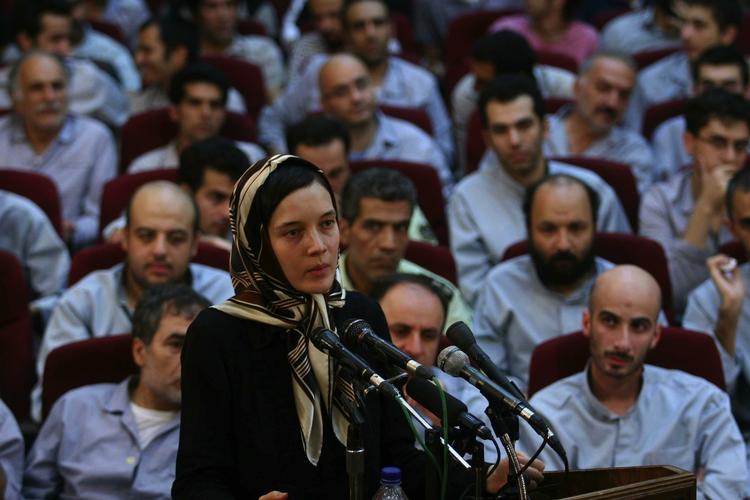 Den 24-årige Clothilde Reiss i retten i Teheran. 