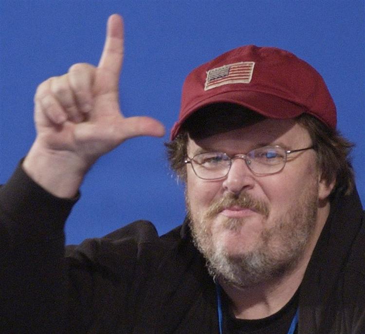 Michael Moore vil sikre filmfestivalen i Venedig omtale med sin dokumentarfilm om kapitalismen. 