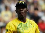 Usain Bolt kan også blive verdens bedste i længdespring, mener verdensrekordholderen Mike Powells. 