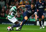 Celtics Danny N'Guano (tv) og Arsenals Cesc Febregas kæmper om bolden i en hårdt spillet kamp mellem de to britiske hold. 