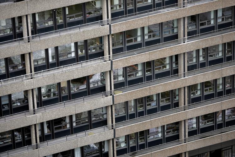 Snart slipper patienter og pårørende på Rigshospitalet i København for at betale en krone i minuttet for en ustabil internetadgang. Med en del forsinkelse er der snart gratis internet til næsten alle. 
