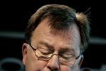 Ifølge Claus Hjort Frederiksen betyder den økonomiske krise , at alle Arbejdsmarkedskommissionens forslag om at reducere dagpengeperioden og forringe efterlønnen ikke er aktuelle på nuværende tidspunkt. Arkivfoto. 