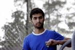 Den 23-årige afviste iraker Shalaw Jaza sidder arresteret i det lukkede fængsel Ellebæk ved Sandholm-lejren. Han overvejer at nægte at tale med den irakiske delegation.»Jeg ved ikke hvorfor, jeg skal tale med dem. Jeg stoler ikke på dem«, siger den irakiske asylansøger. 