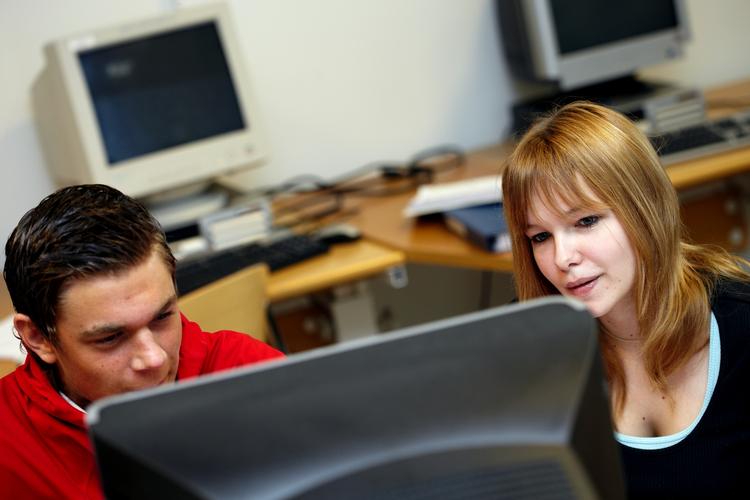 Stod det til Arbejdsmarkedskommissionen skulle hurtige studerende belønnes med en ekstra god økonomi. (arkivfoto) 