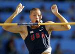 Trey Hardee var flyvende i stangspring, mens han kun kunne halte sig igennem 1.500 meter. Men amerikaneren blev en overraskende guldvinder af tikampen ved VM. 