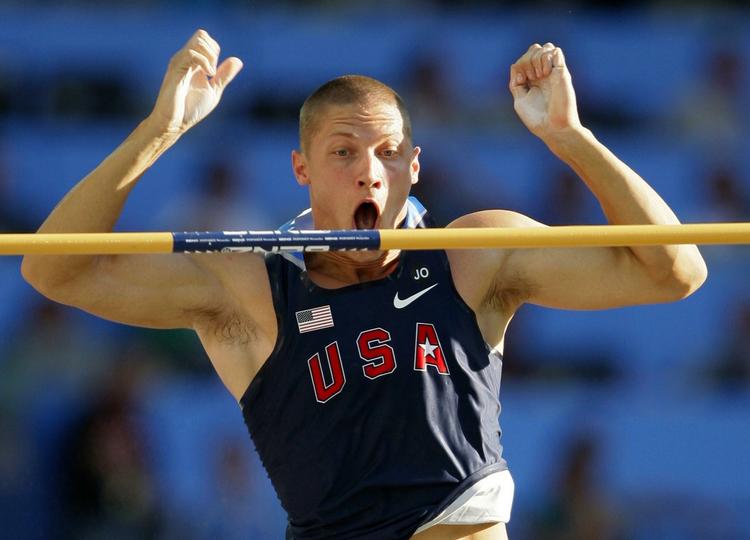 Trey Hardee var flyvende i stangspring, mens han kun kunne halte sig igennem 1.500 meter. Men amerikaneren blev en overraskende guldvinder af tikampen ved VM. 