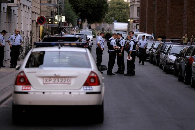 Politiet er for anden aften i træk talstærkt til stede på Nørrebro efter skyderi. 