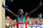 Abel Kirui kan kalde sig verdensmester, efter han besejrede sin landsmand Emmanuel Mutai, der vandt sølv. 