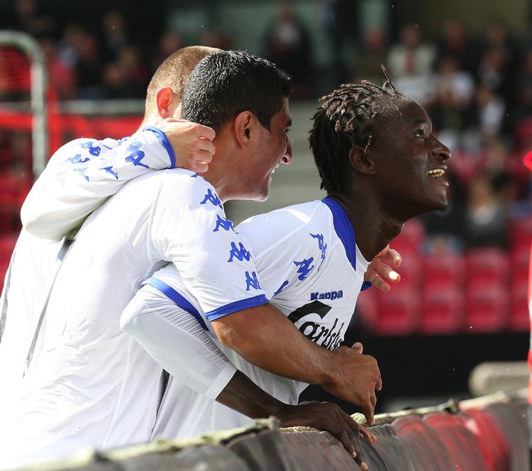 FC København var FC Midtjylland overlegne. Her jubler Ailton over scoringen til 2-0. 