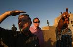Obamas udsending til Afghanistan, Richard Holbrooke, besøger den gamle by Herat. Holbrooke er blevet mødt med et ønske om flere soldater under sin visit i landet. 