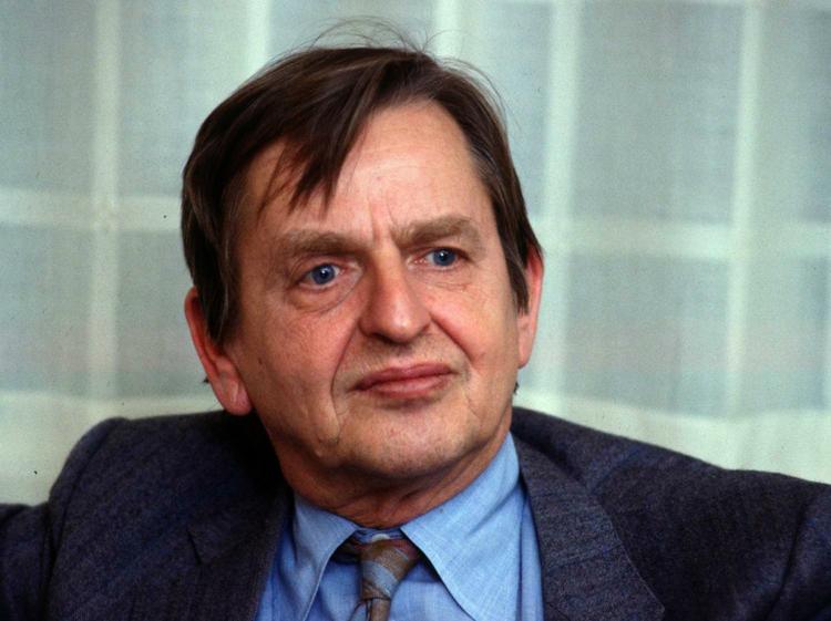 Olof Palme var svensk statsminister fra 1969 til 1976 og igen fra 1982 til 1986. I 1986 blev han skudt, da han var på vej hjem til sin lejlighed efter at have set en film i biografen. Arkivfoto. 